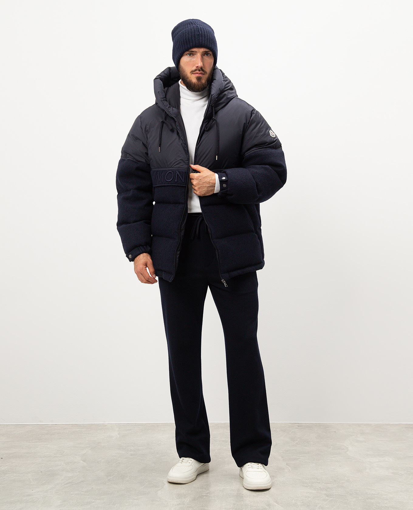 Moncler - Синій комбінований пуховик з вовною з вишивкою